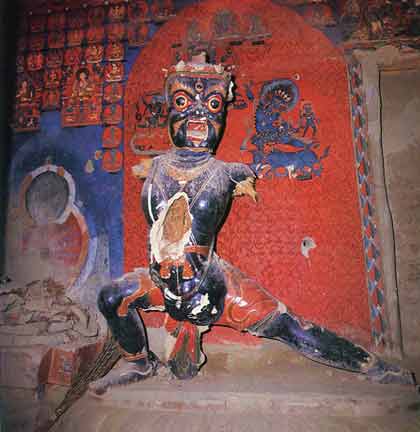 
Vajrapani Statue And Yama Painting in the White Temple at Tsaparang - Tsaparang: Tibets Grosses Geheimnis book

